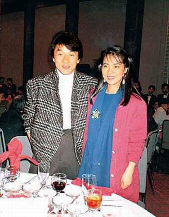 吴绮莉曝成龙拒认女原因:无人要求亲子鉴定
