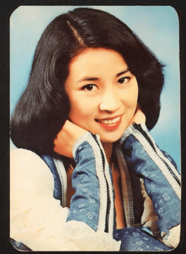 吴绮莉曝成龙拒认女原因:无人要求亲子鉴定