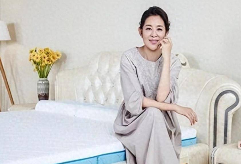 再多名利救不了屡屡犯错的倪萍