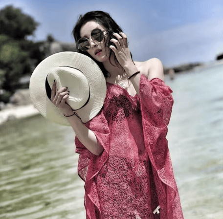 空姐女友锤张殿菲:出轨家暴不当行为证据曝光