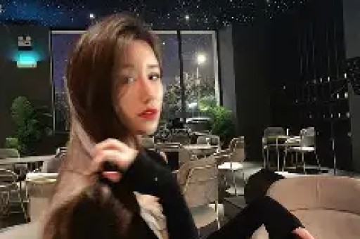 五百万粉丝网红小徐呀写给去世亲人的歌被抄袭当事人称最生气的是盗版比正版还火 网友谴责盗版行为