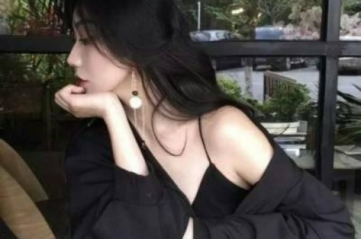 快手网红PK输后逼女主播抖胸被封杀