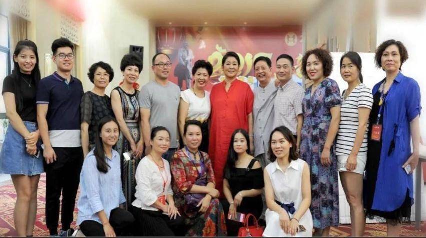 再多名利救不了屡屡犯错的倪萍