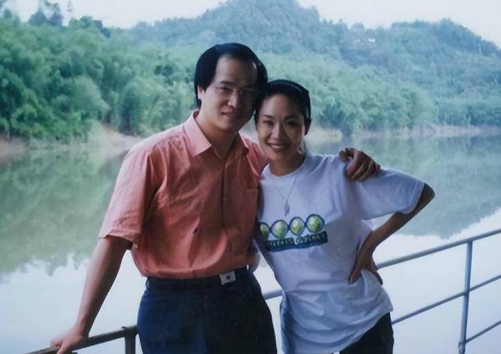 于文华13年绯闻真相:出轨朱之文不孕