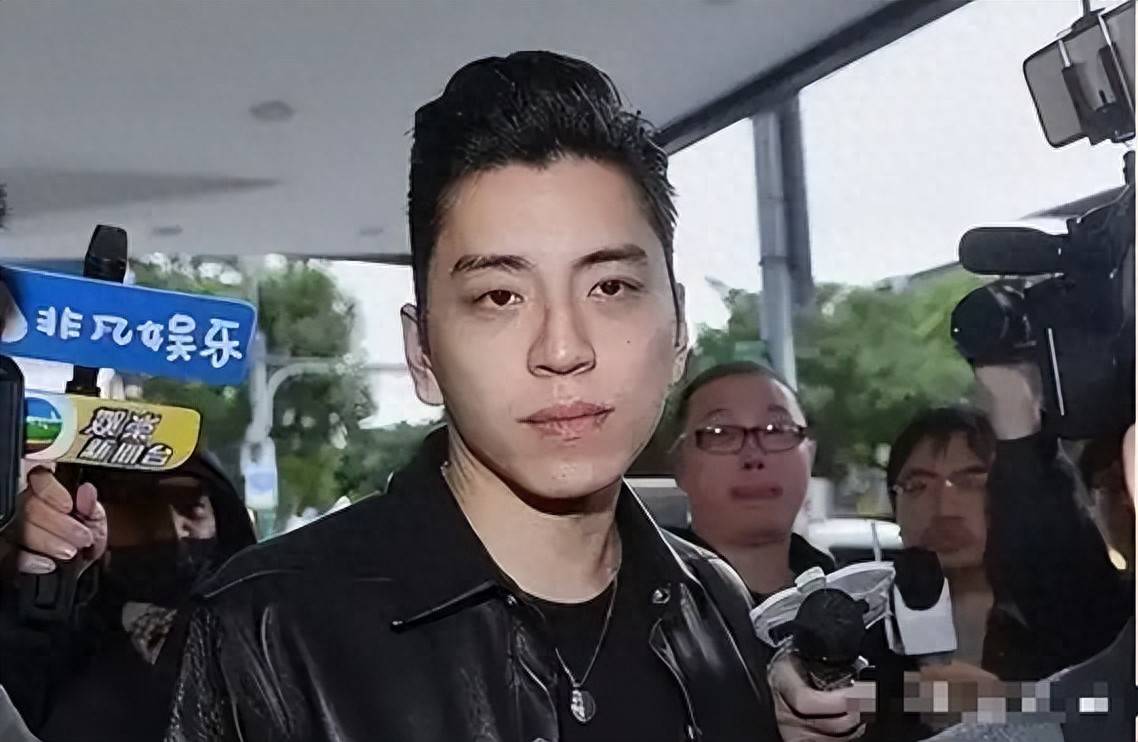 明星人设崩塌：镜头前后两副面孔的真相