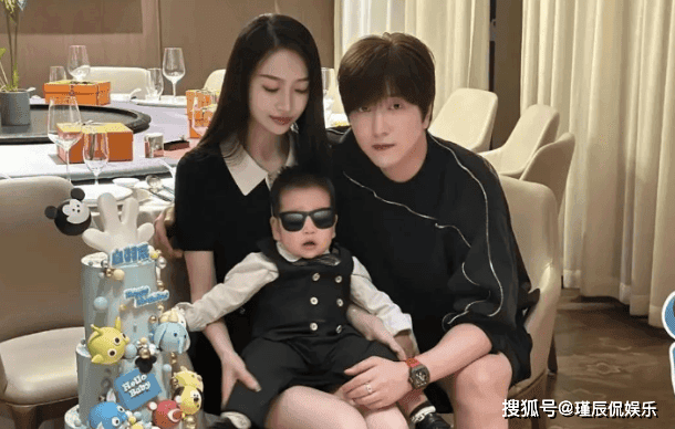 白冰被曝出轨合伙人 偷税禁言后口碑崩塌