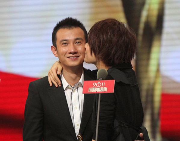 文章出轨事件：为何他敢叫板媒体？深度解析